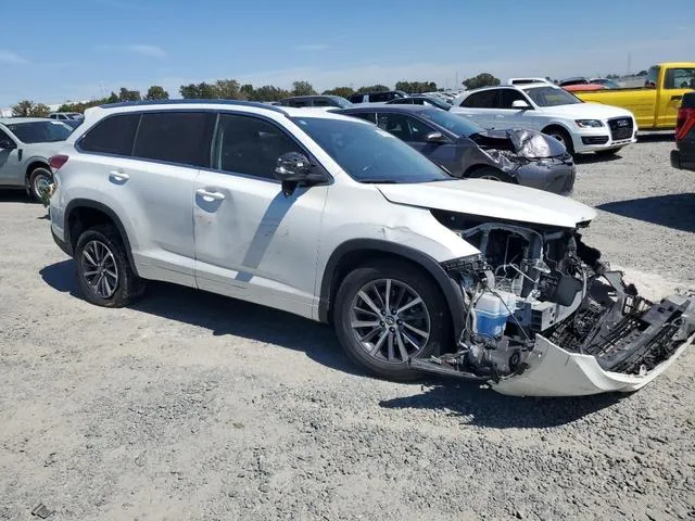 5TDKZRFH7HS517515 2017 2017 Toyota Highlander- SE 4