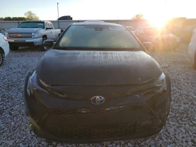 JTDEAMDE4MJ016265 2021 2021 Toyota Corolla- LE 5