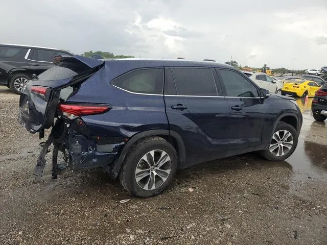 5TDGZRAH2MS519583 2021 2021 Toyota Highlander- Xle 3