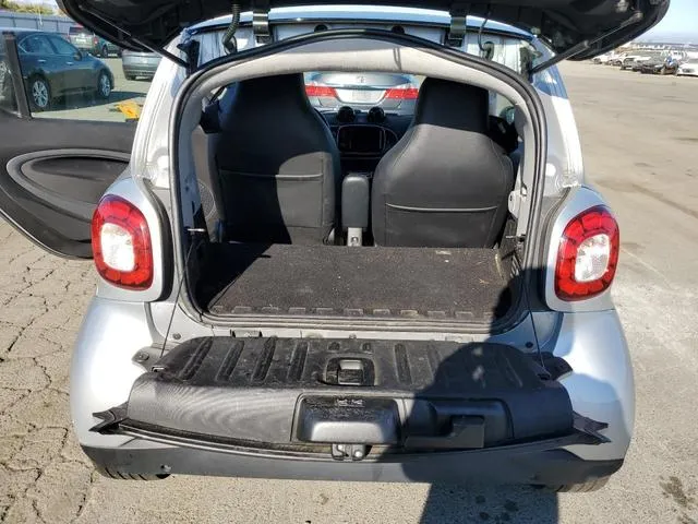 WMEFJ9BA2JK265527 2018 2018 Smart Fortwo 10