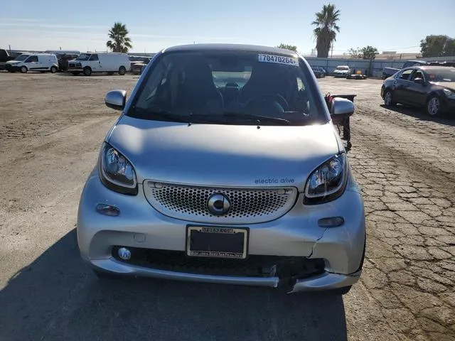 WMEFJ9BA2JK265527 2018 2018 Smart Fortwo 5