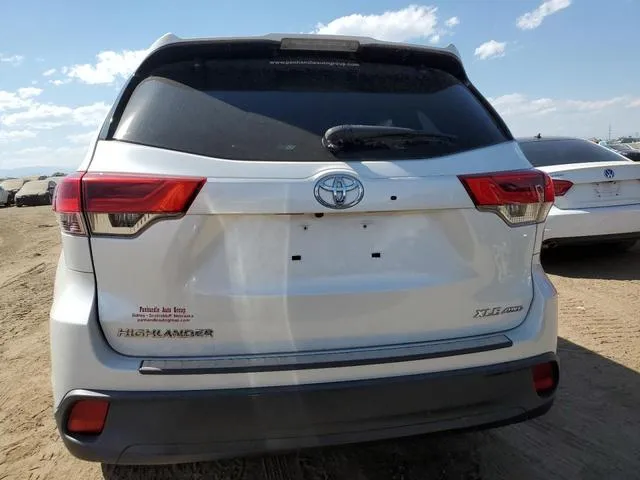 5TDJZRFH1HS371205 2017 2017 Toyota Highlander- SE 6