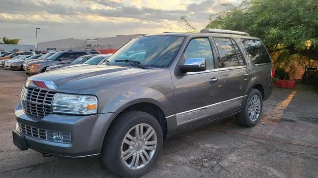 5LMJJ2J50AEJ08834 2010 2010 Lincoln Navigator 2