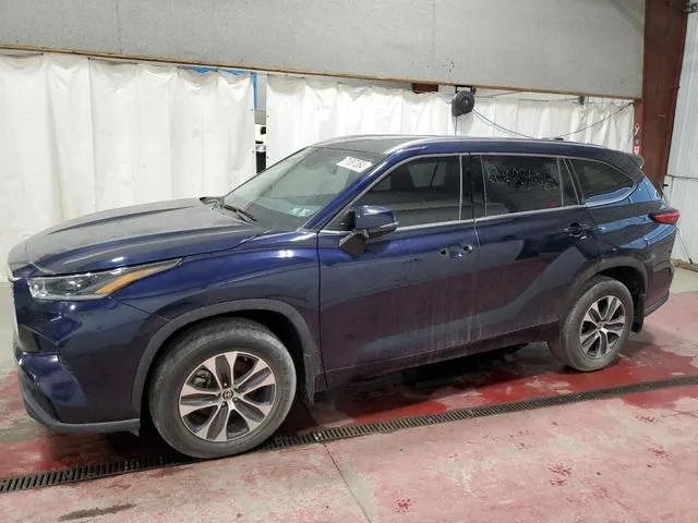 5TDGZRBH5MS103347 2021 2021 Toyota Highlander- Xle 1