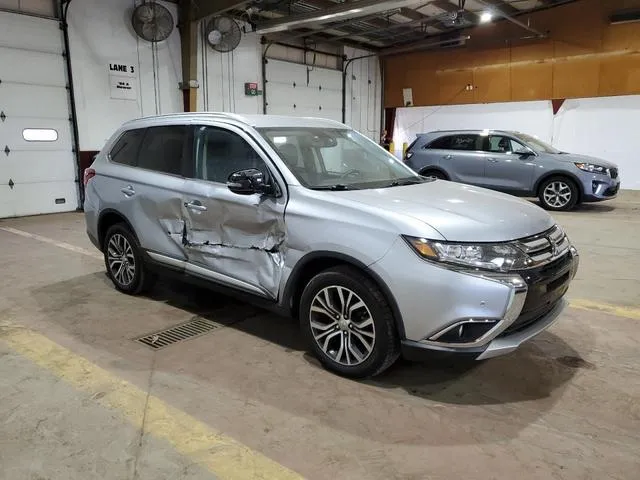 JA4AZ3A31HZ016939 2017 2017 Mitsubishi Outlander- SE 4