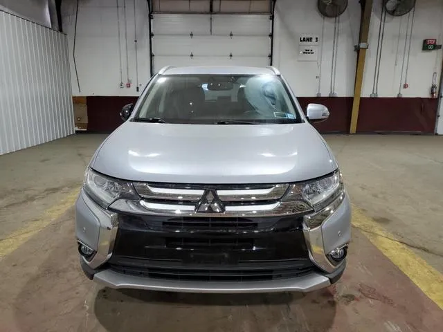 JA4AZ3A31HZ016939 2017 2017 Mitsubishi Outlander- SE 5