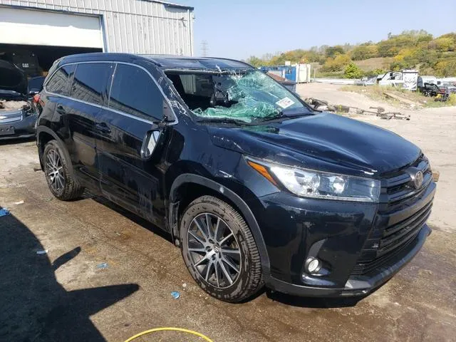 5TDJZRFH2JS862114 2018 2018 Toyota Highlander- SE 4