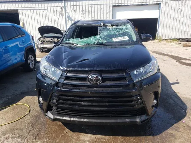 5TDJZRFH2JS862114 2018 2018 Toyota Highlander- SE 5