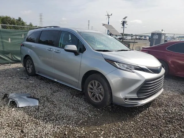 5TDYRKEC9MS030284 2021 2021 Toyota Sienna- Xle 4