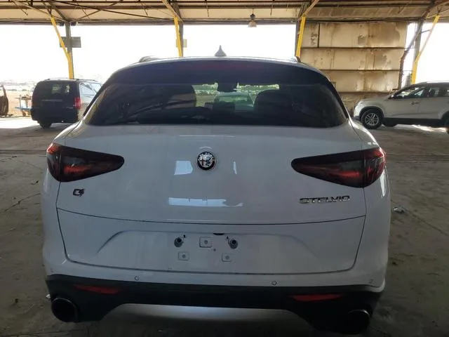 ZASFAKAN5J7B86924 2018 2018 Alfa Romeo Stelvio 6