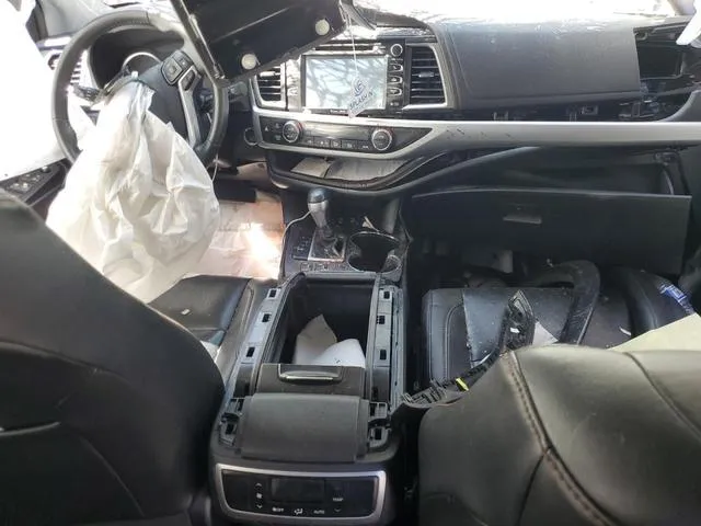 5TDJZRFH6KS604082 2019 2019 Toyota Highlander- SE 8