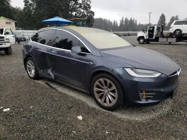 5YJXCAE27HF076186 2017 2017 Tesla MODEL X 4