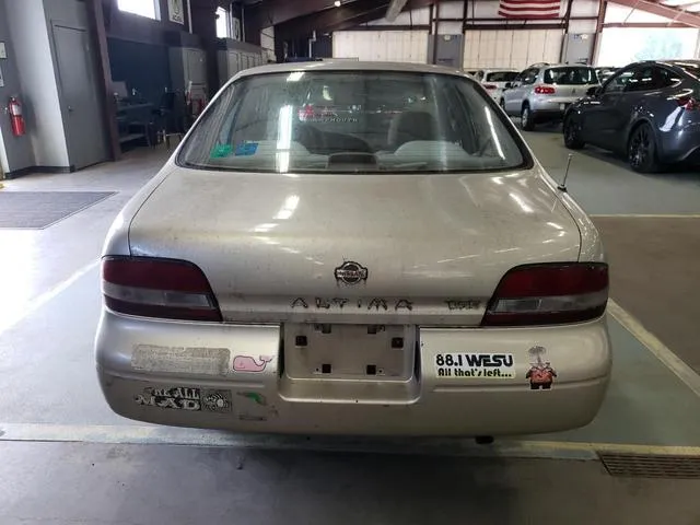 1N4BU31D0TC137724 1996 1996 Nissan Altima- XE 6