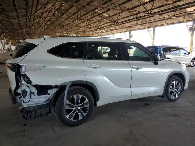 5TDHZRBH6LS517188 2020 2020 Toyota Highlander- Xle 3