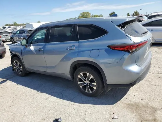 5TDGZRBH7NS163647 2022 2022 Toyota Highlander- Xle 2