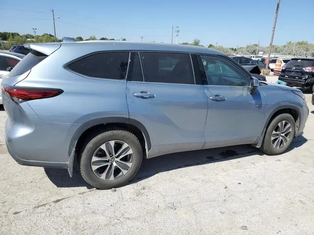 5TDGZRBH7NS163647 2022 2022 Toyota Highlander- Xle 3