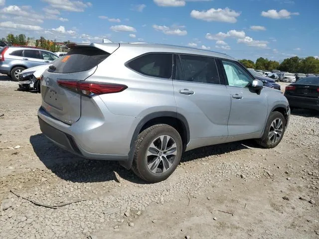 5TDHZRBH3LS510263 2020 2020 Toyota Highlander- Xle 3