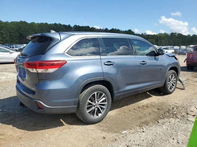 5TDKZRFH4JS278348 2018 2018 Toyota Highlander- SE 3