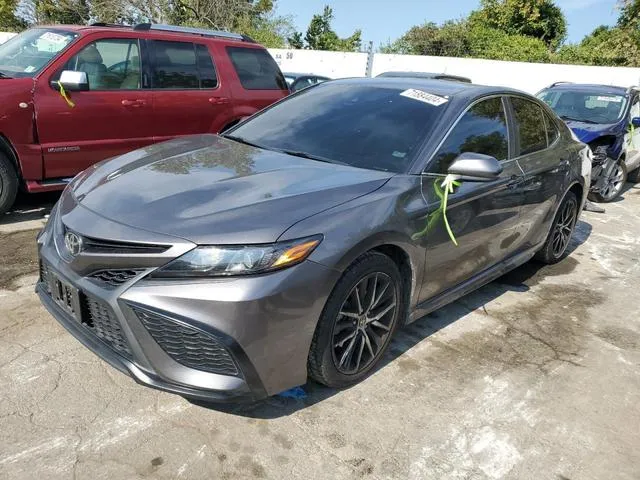 4T1G11AK4MU529902 2021 2021 Toyota Camry- SE 1