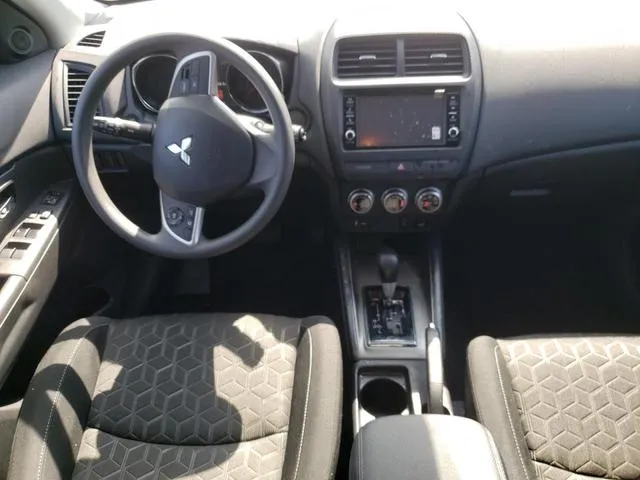 JA4ARUAU9RU013106 2024 2024 Mitsubishi Outlander- S/Se 8