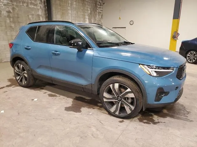 YV4L12UW1P2101919 2023 2023 Volvo XC40- Plus 4