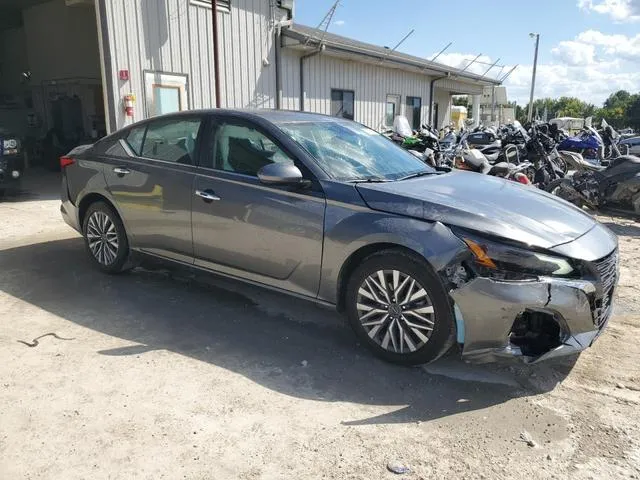 1N4BL4DV3PN385974 2023 2023 Nissan Altima- SV 4