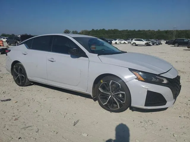 1N4BL4CV4PN337367 2023 2023 Nissan Altima- SR 4