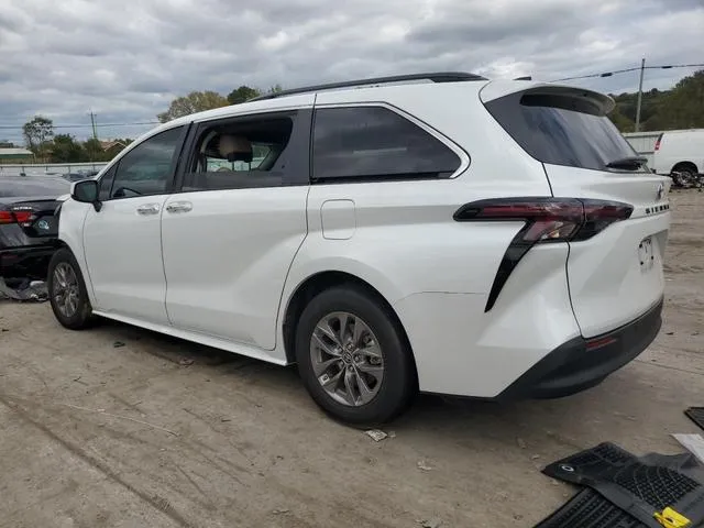 5TDYRKEC2PS145829 2023 2023 Toyota Sienna- Xle 2