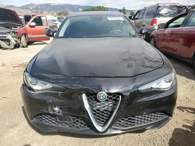 ZARFAEBN7J7564157 2018 2018 Alfa Romeo Giulia 5