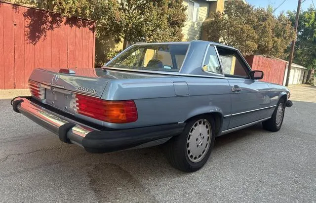 WDBBA48D3JA089819 1988 1988 Mercedes-Benz 560- SL 4