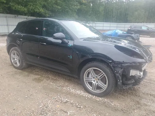 WP1AA2A56JLB01212 2018 2018 Porsche Macan 4