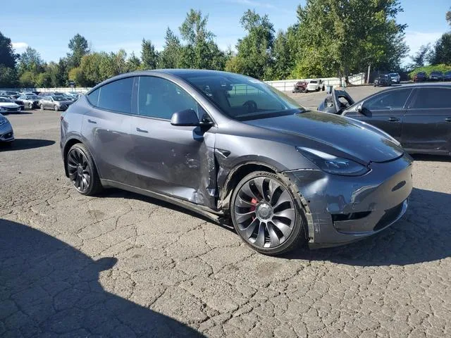 5YJYGDEF2MF197103 2021 2021 Tesla MODEL Y 4