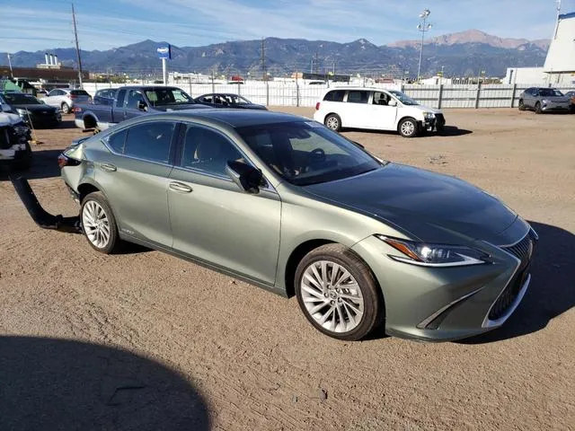 58AEA1C11MU001819 2021 2021 Lexus ES- 300H Luxury 4