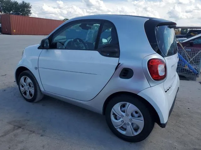 WMEFJ5DA3GK140275 2016 2016 Smart Fortwo 2