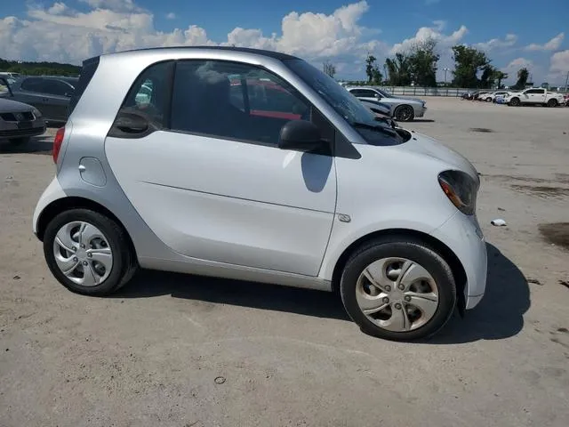 WMEFJ5DA3GK140275 2016 2016 Smart Fortwo 4