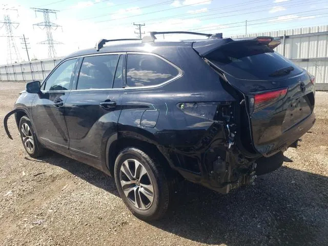 5TDGZRBH9NS586438 2022 2022 Toyota Highlander- Xle 2