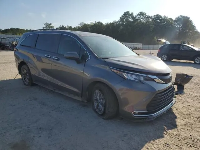 5TDYSKFC3NS070199 2022 2022 Toyota Sienna- Xle 4