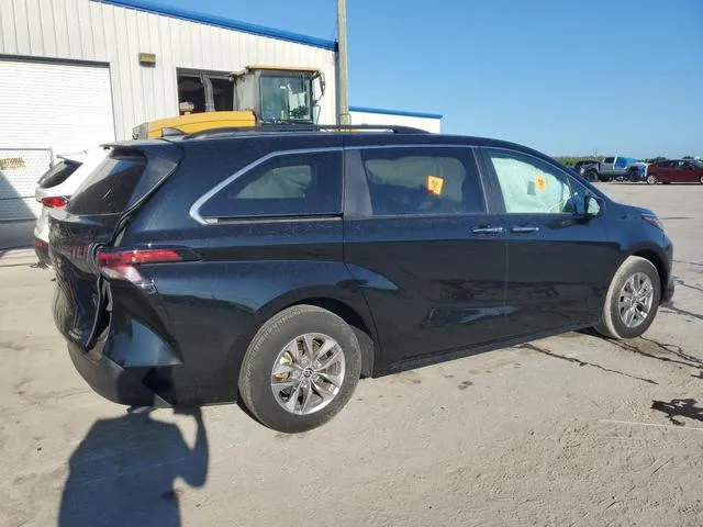 5TDYRKEC5PS162303 2023 2023 Toyota Sienna- Xle 3