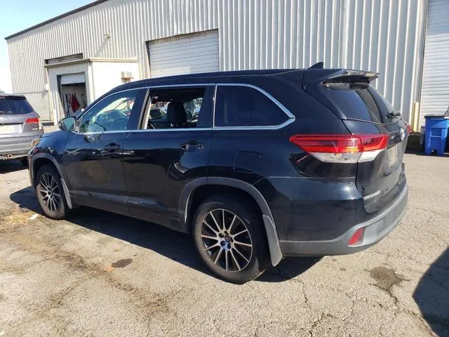 5TDJZRFHXJS802825 2018 2018 Toyota Highlander- SE 2