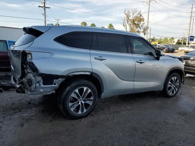 5TDGZRAH7LS028795 2020 2020 Toyota Highlander- Xle 3