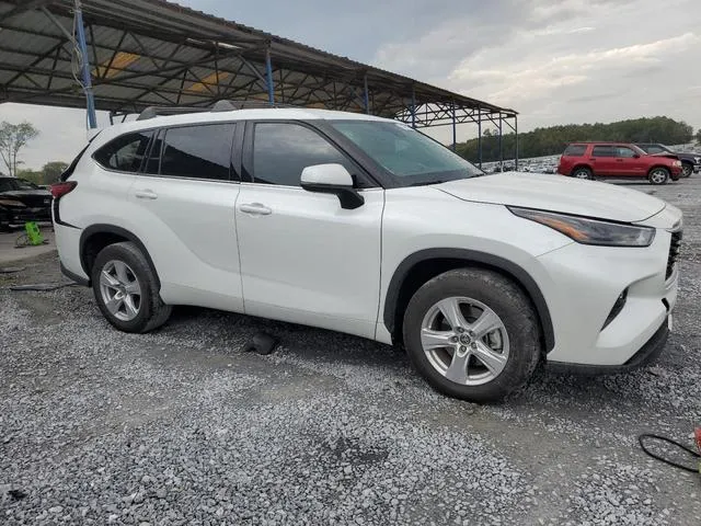 5TDZARAH7NS516860 2022 2022 Toyota Highlander- Hybrid Le 4