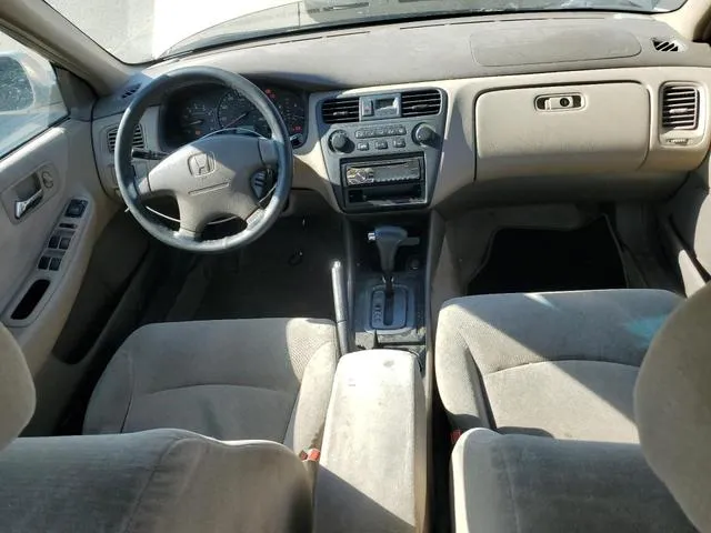 1HGCG56572A061899 2002 2002 Honda Accord- LX 8