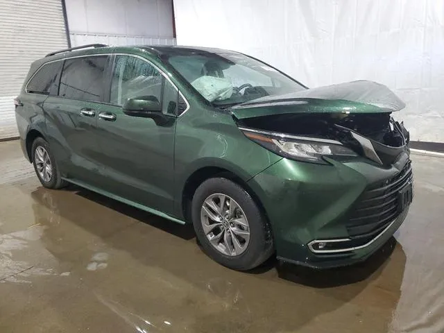 5TDJSKFC5NS059139 2022 2022 Toyota Sienna- Xle 4