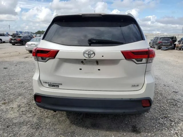 5TDKZRFH7KS342206 2019 2019 Toyota Highlander- SE 6