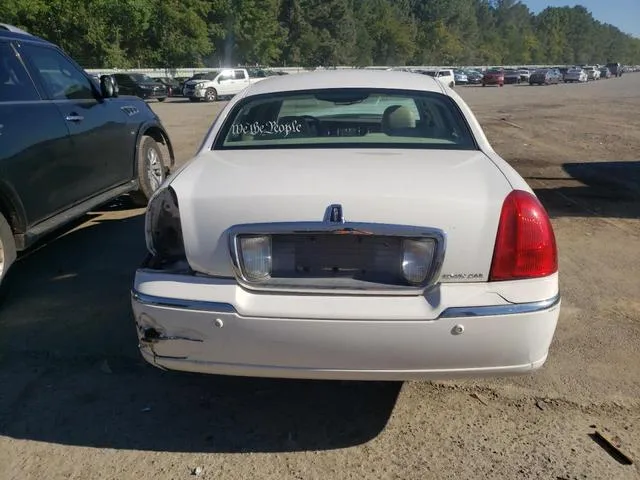 1LNHM81W54Y607149 2004 2004 Lincoln Town Car- Executive 6