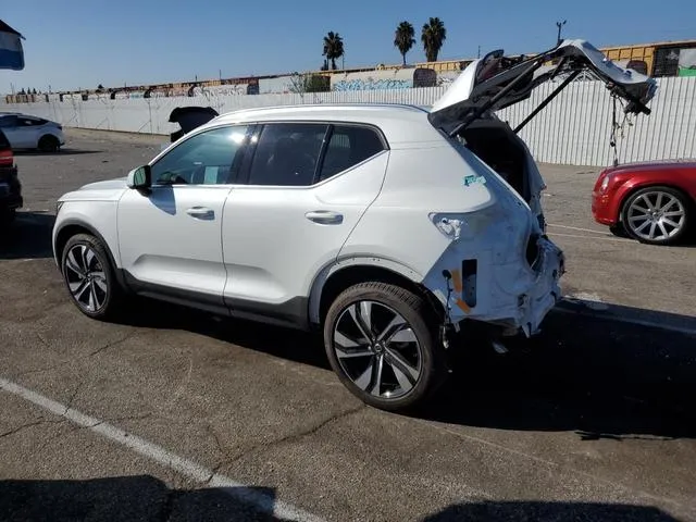 YV4L12UE0R2302351 2024 2024 Volvo XC40- Plus 2