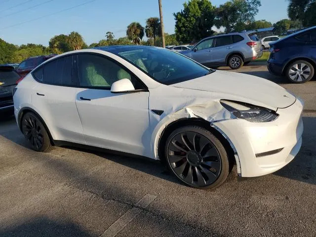 5YJYGDEF4MF137243 2021 2021 Tesla MODEL Y 4