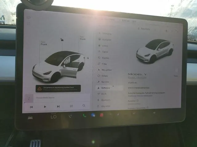 5YJYGDEF4MF137243 2021 2021 Tesla MODEL Y 9