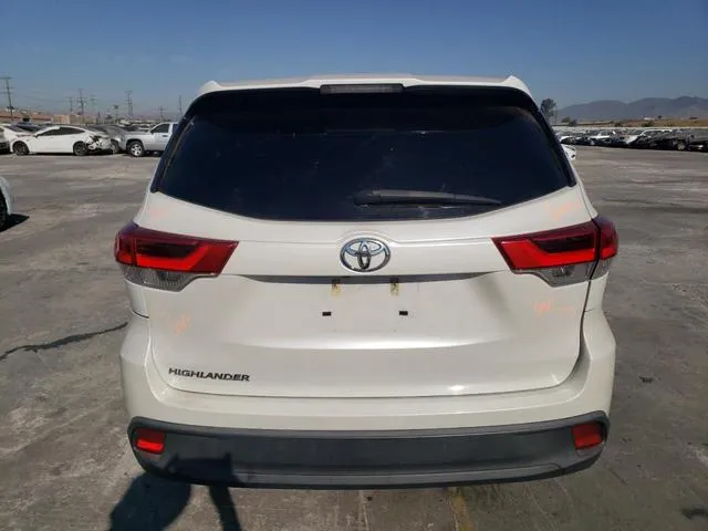 5TDZARFHXJS034323 2018 2018 Toyota Highlander- LE 6