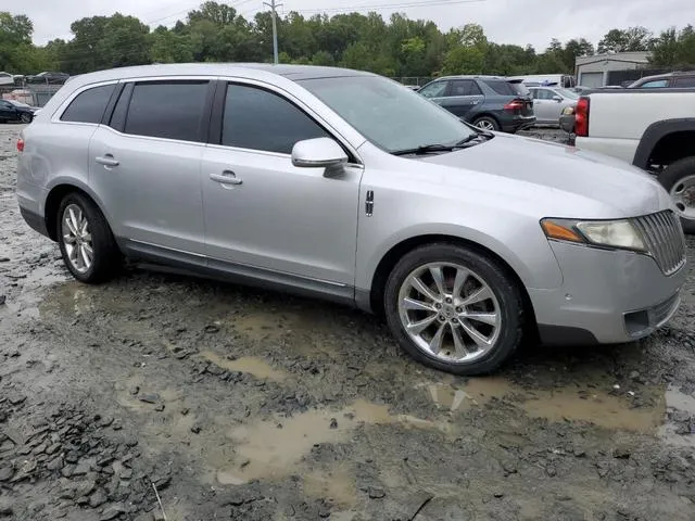 2LMHJ5AT3ABJ20381 2010 2010 Lincoln MKT 4